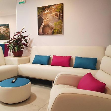 Hotel Avenida Plaza Alzira Buitenkant foto