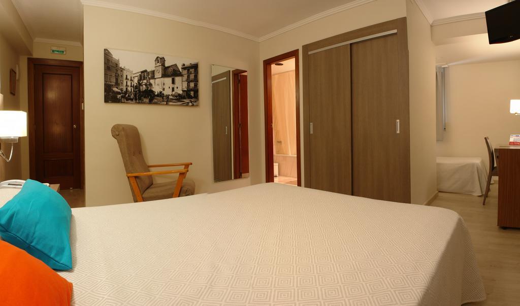 Hotel Avenida Plaza Alzira Kamer foto