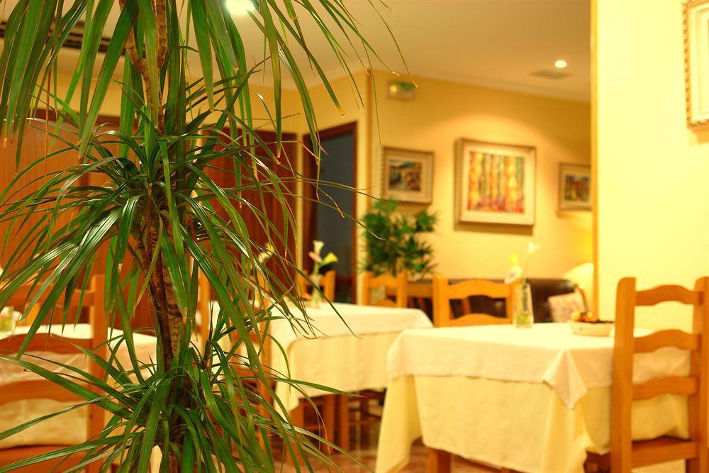 Hotel Avenida Plaza Alzira Buitenkant foto