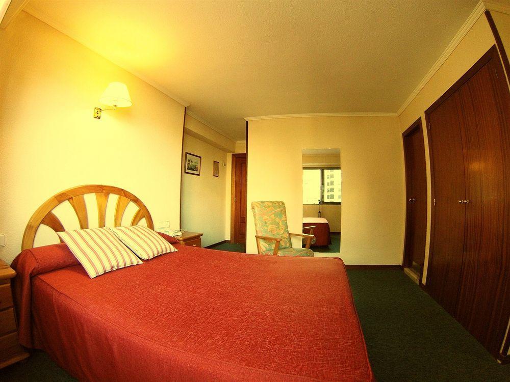 Hotel Avenida Plaza Alzira Buitenkant foto