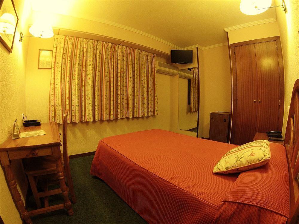 Hotel Avenida Plaza Alzira Buitenkant foto