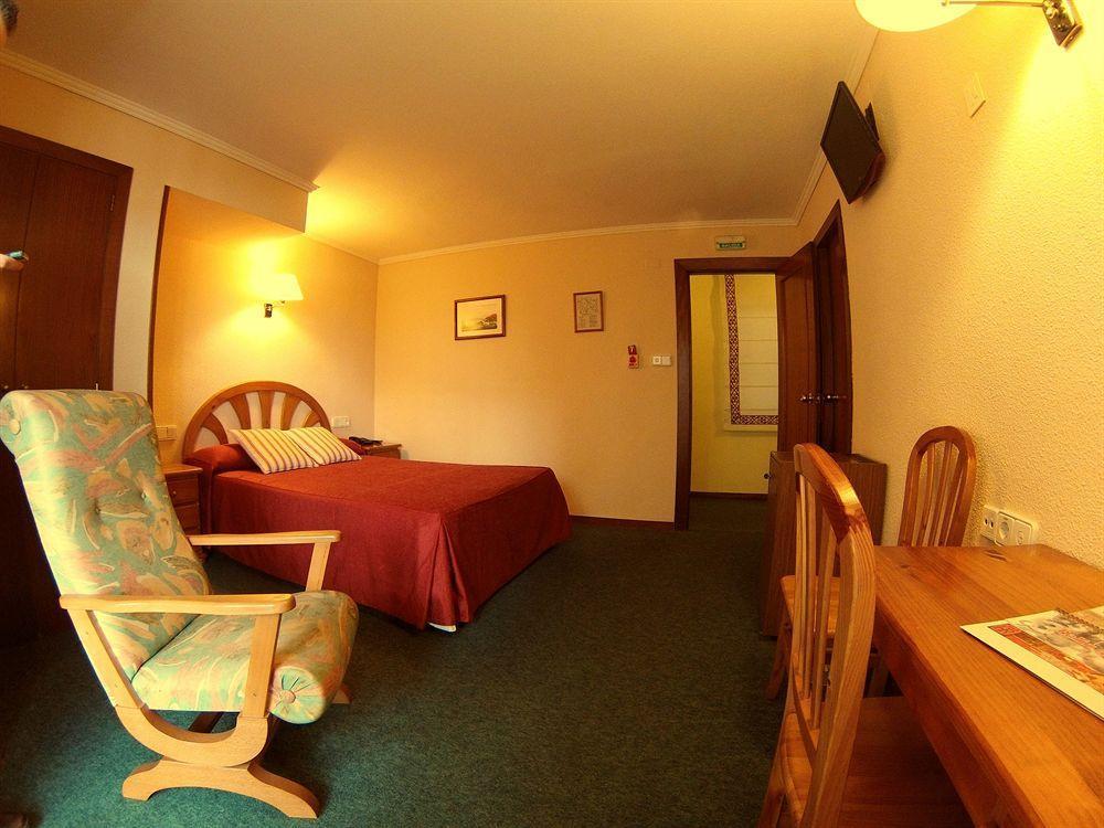 Hotel Avenida Plaza Alzira Buitenkant foto