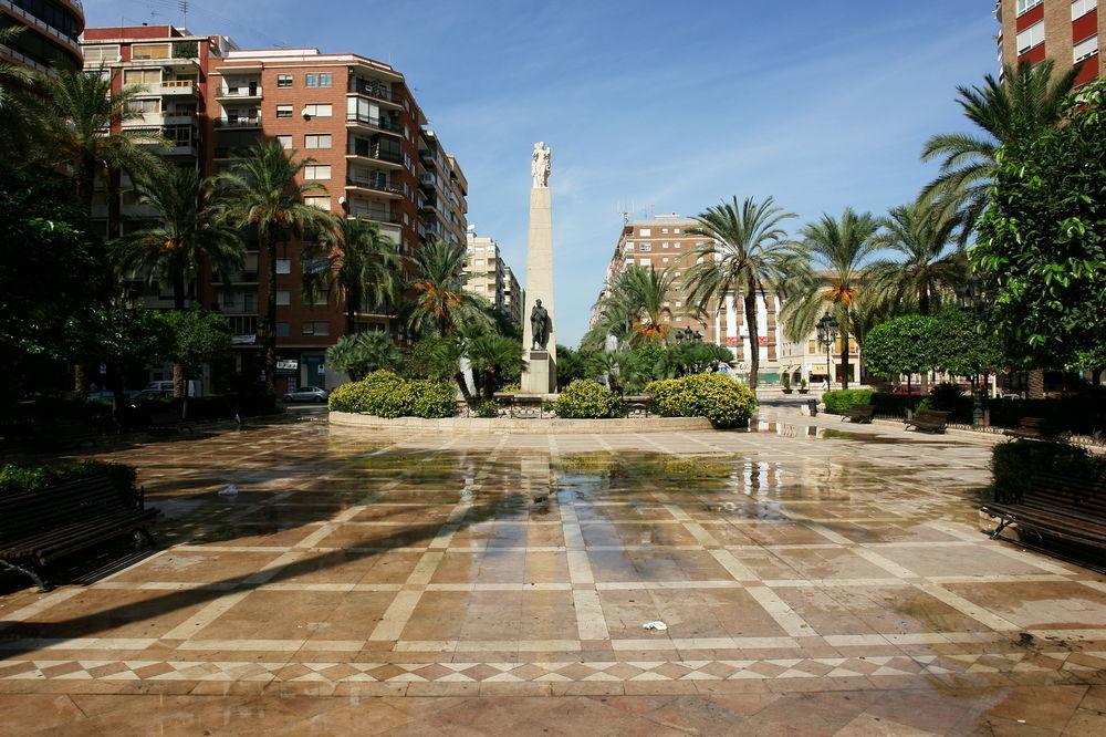 Hotel Avenida Plaza Alzira Buitenkant foto