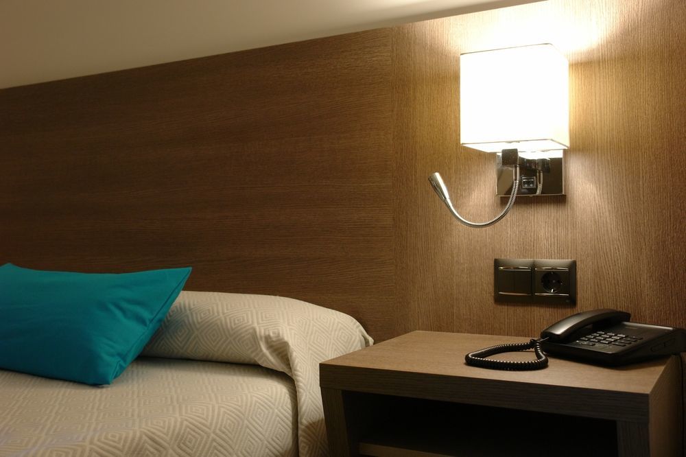 Hotel Avenida Plaza Alzira Buitenkant foto