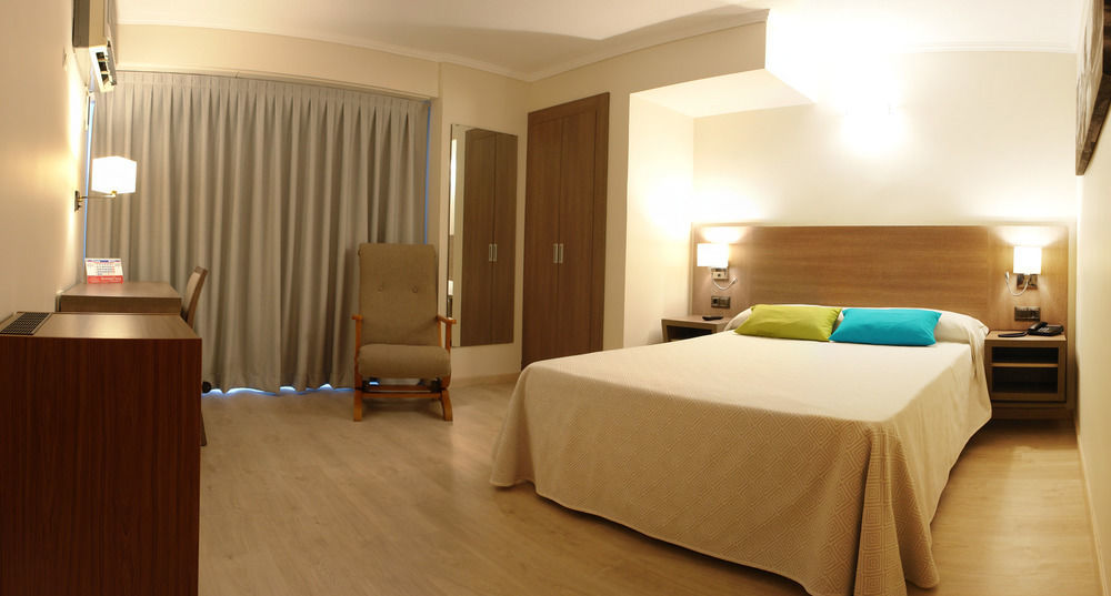 Hotel Avenida Plaza Alzira Buitenkant foto